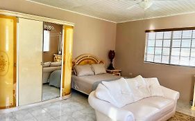 Deluxe Studio At The Hideaway